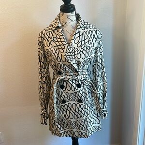 Vertigo Paris Black and White Trench Coat Size Medium